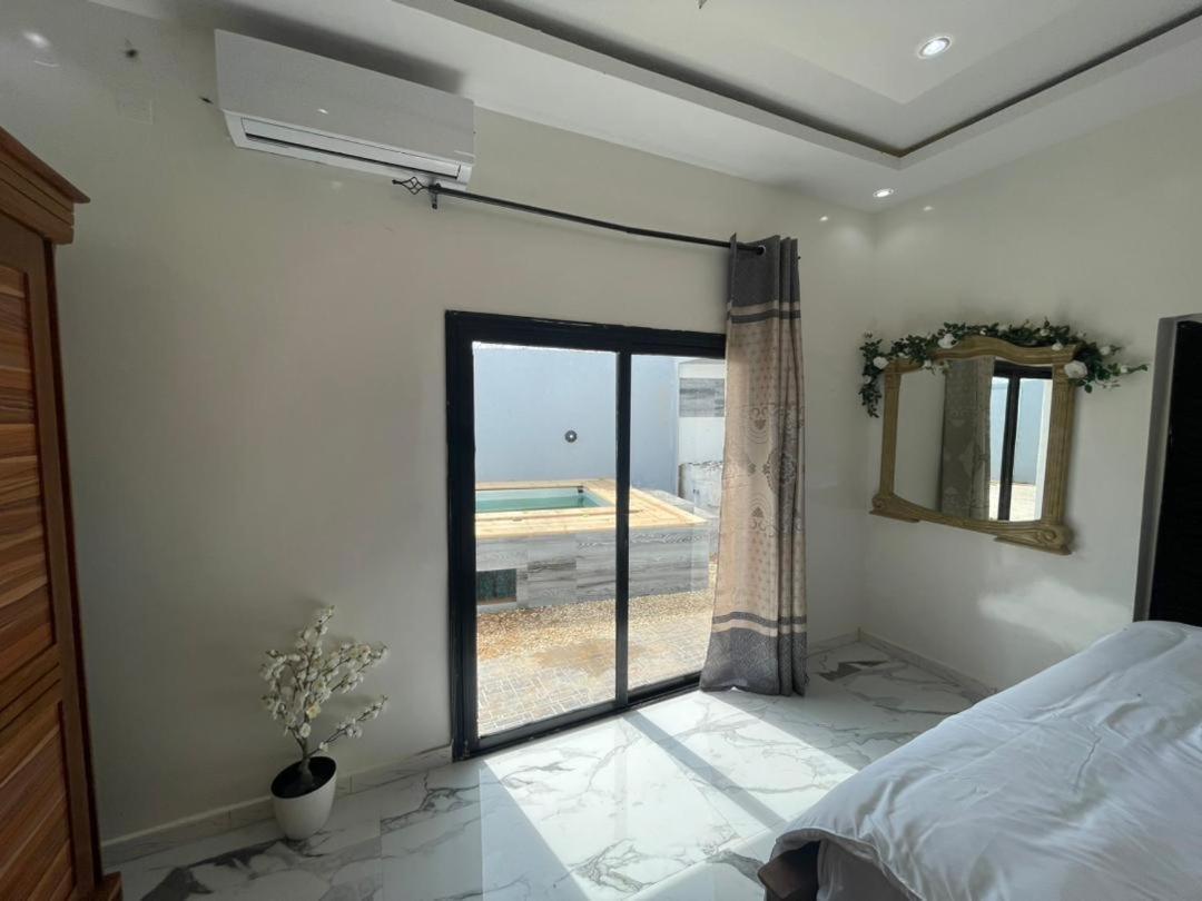 Villa Adja Nafy A Saly Gandigal Extérieur photo